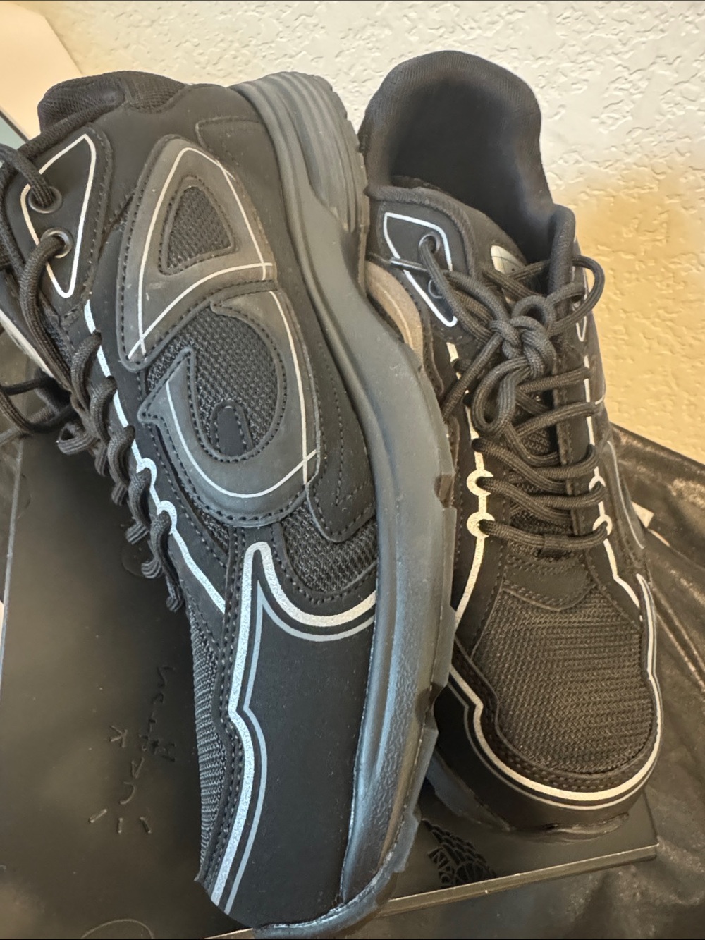 Dior Men’s Black and Silver Runner Sneaker